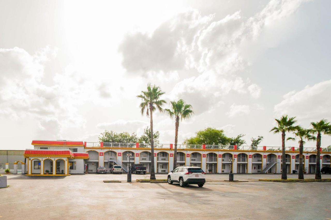 Hotel O Houston East Channelview I-10 المظهر الخارجي الصورة