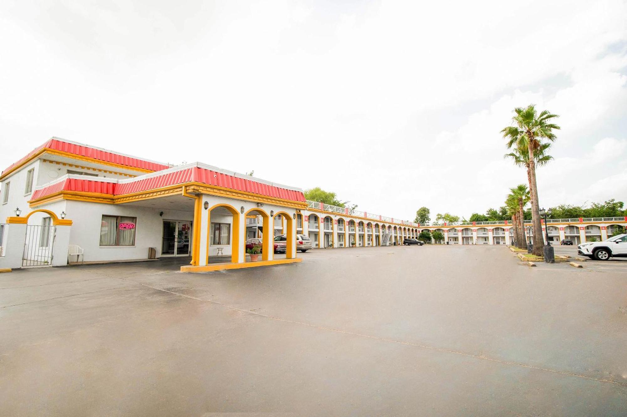 Hotel O Houston East Channelview I-10 المظهر الخارجي الصورة