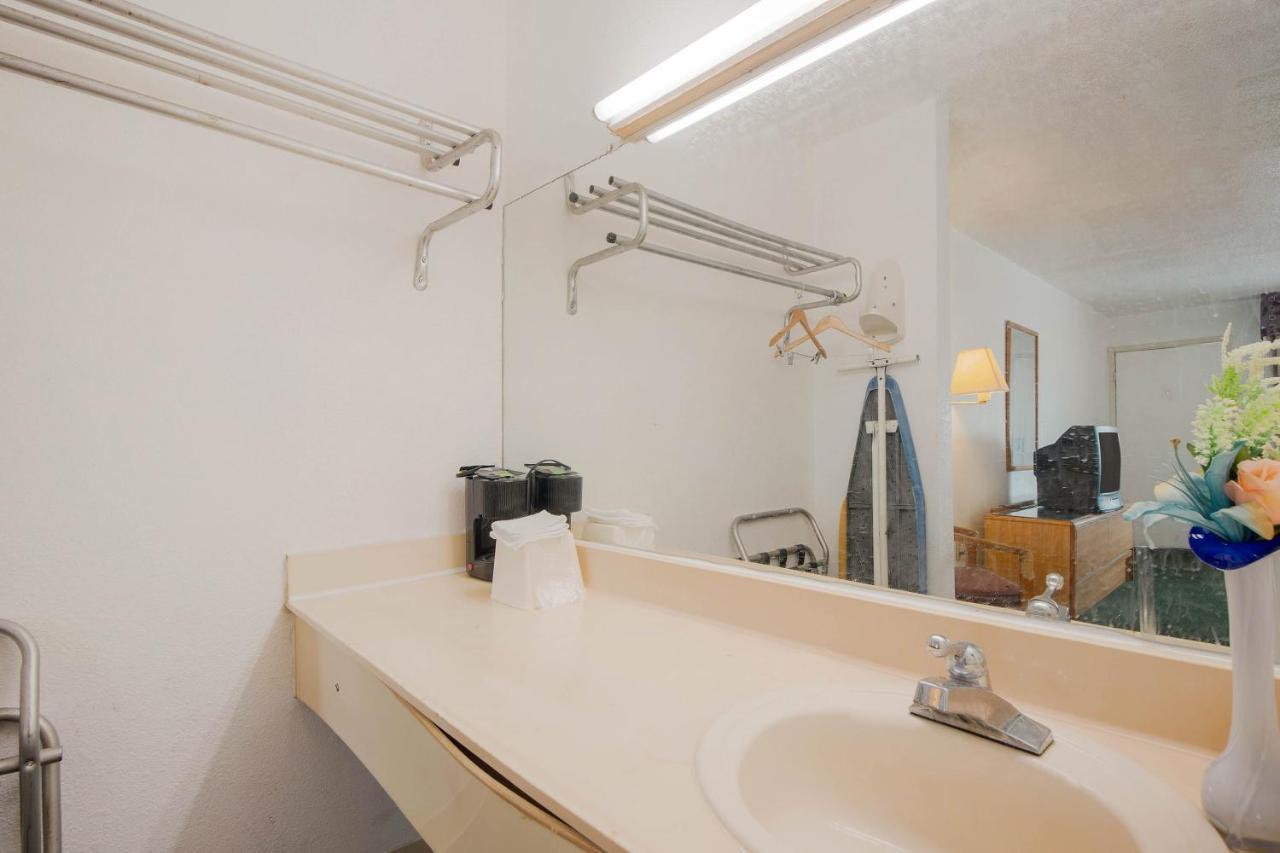 Hotel O Houston East Channelview I-10 المظهر الخارجي الصورة